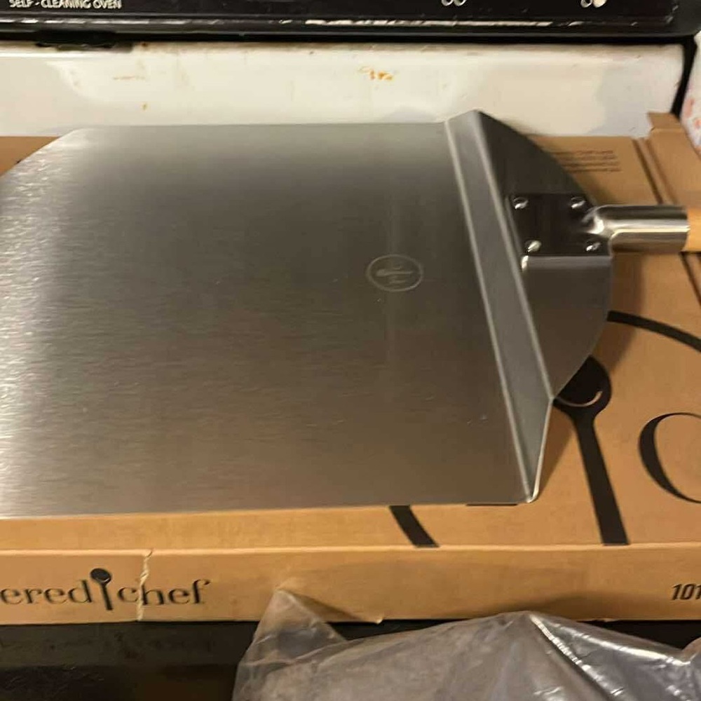 Pampered Chef Silver Pizza Paddle